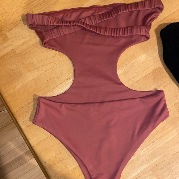 White Fox Bodysuit XS - Picture 2 of 4